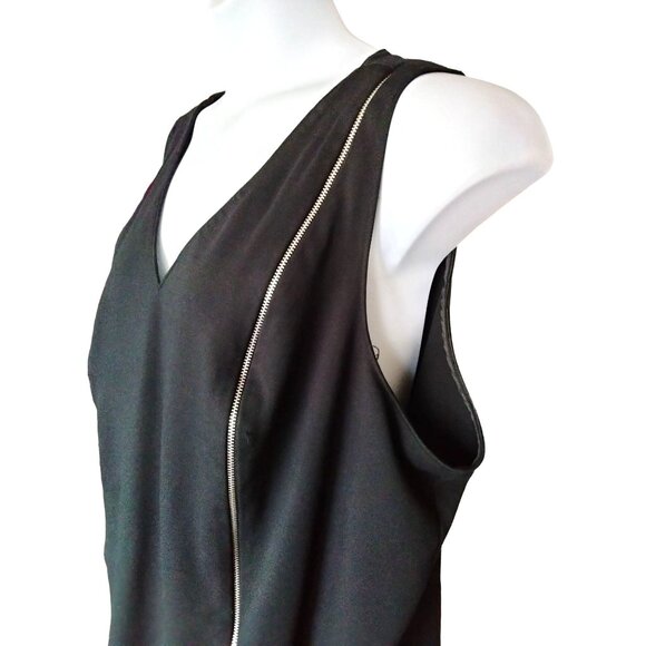 Lane Bryant Plus Size 26/28 Black V-Neck Sleeveless Zipper Detail Top - Picture 7 of 9